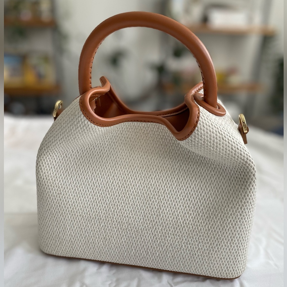 Elleme Baozi Raffia Crossbody Bag - white and caramel